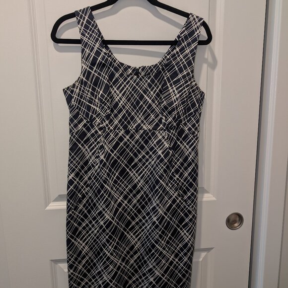 Sleeveless Sheath Dress with pockets, size 10 - Picture 1 of 7